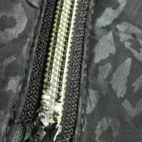 MICHAEL KORS girls  7/8 black and gold winter hooded jacket - Picture 16 of 16